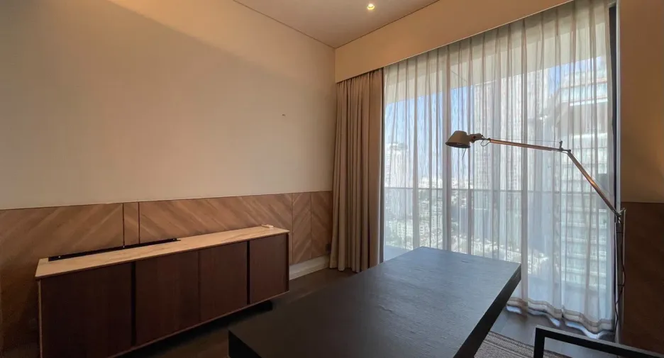 For sale 3 bedrooms condo in Watthana, Bangkok