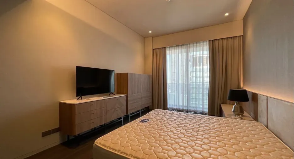 For sale 3 bedrooms condo in Watthana, Bangkok