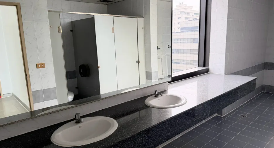 For rent 1 bed office in Watthana, Bangkok