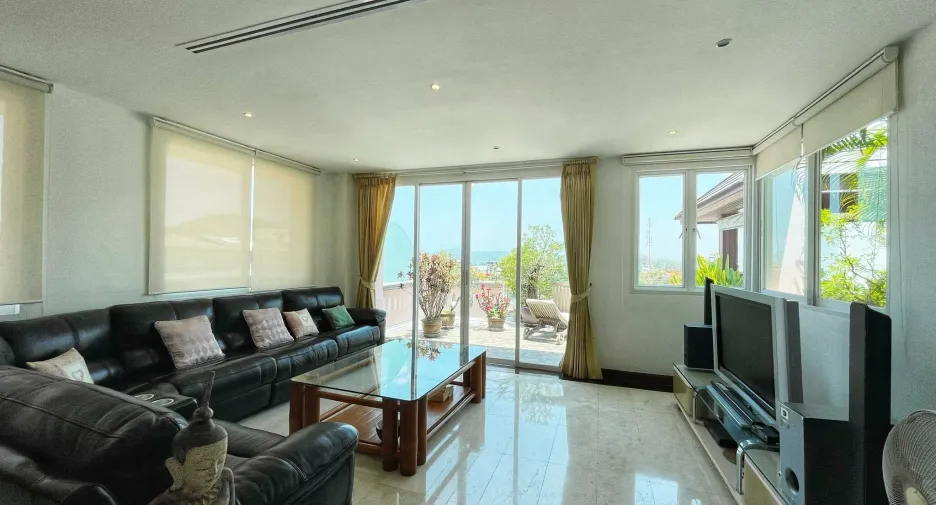 For sale そして for rent 3 ベッドルーム condo in Thalang, Phuket