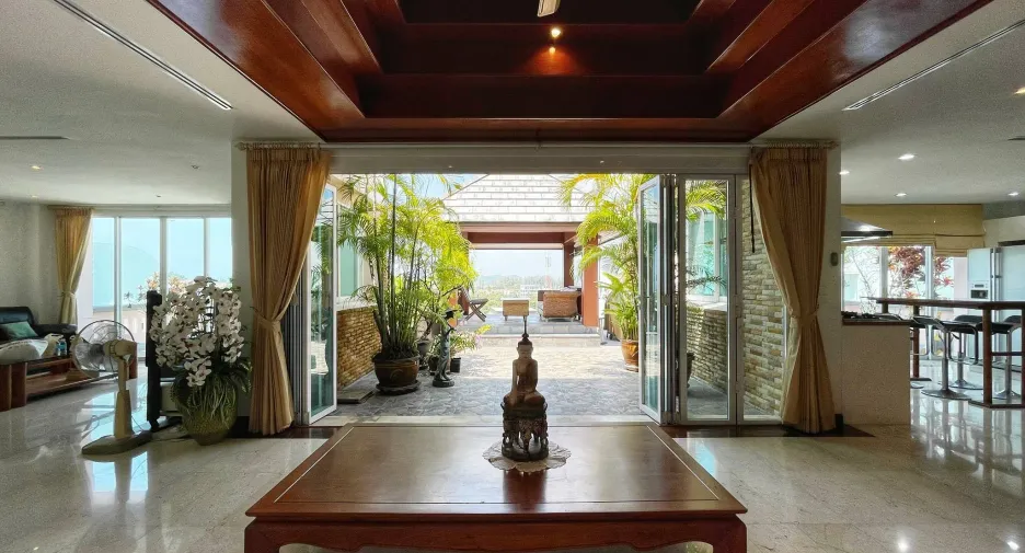 For sale そして for rent 3 ベッドルーム condo in Thalang, Phuket