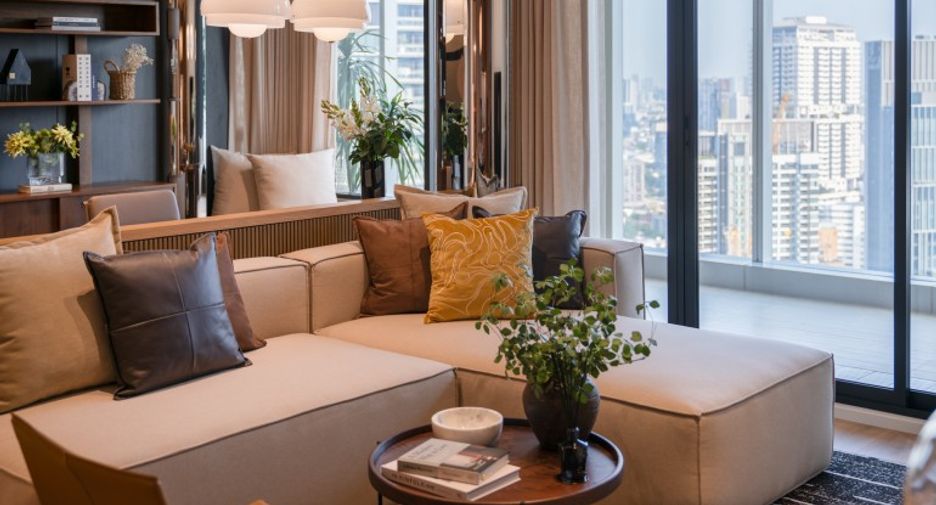 For sale 3 bedrooms condo in Khlong Toei, Bangkok