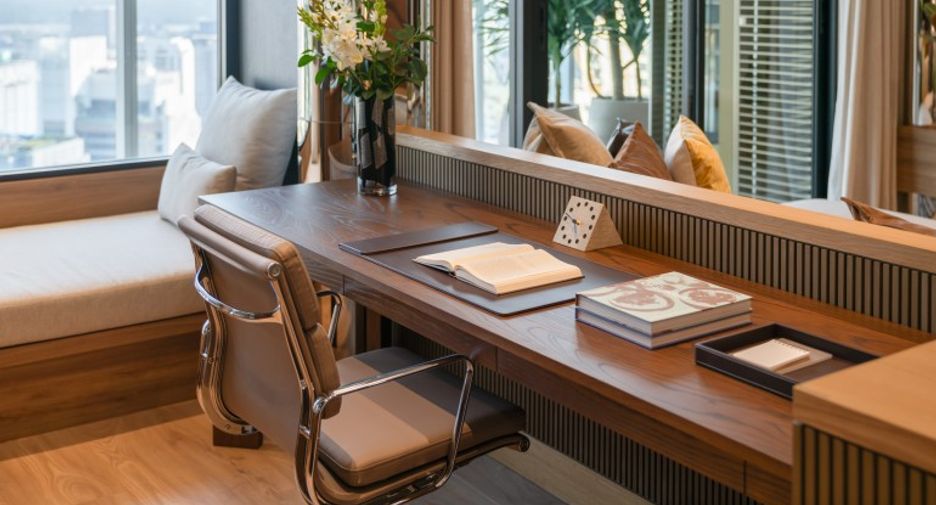 For sale 3 bedrooms condo in Khlong Toei, Bangkok