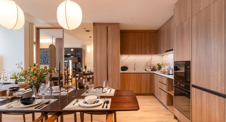 For sale 3 bedrooms condo in Khlong Toei, Bangkok