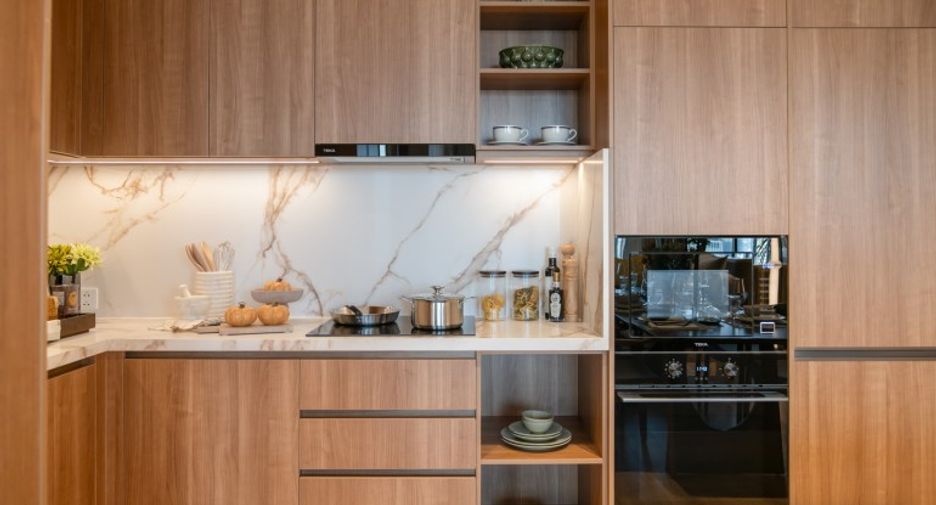 For sale 3 bedrooms condo in Khlong Toei, Bangkok
