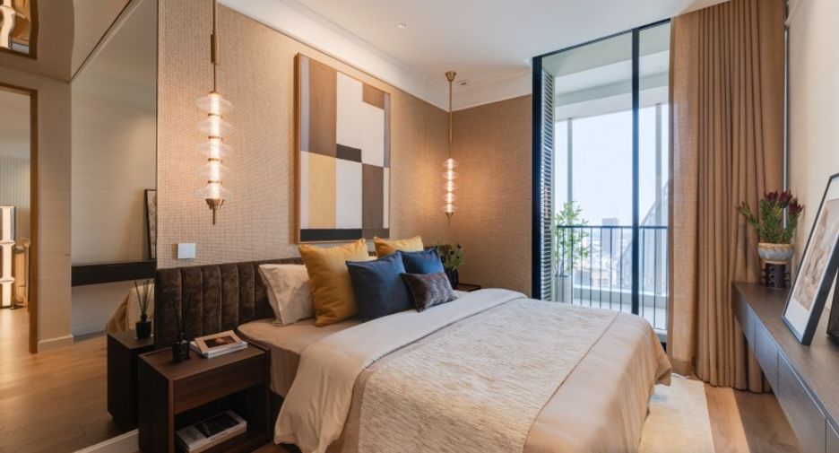 For sale 3 bedrooms condo in Khlong Toei, Bangkok