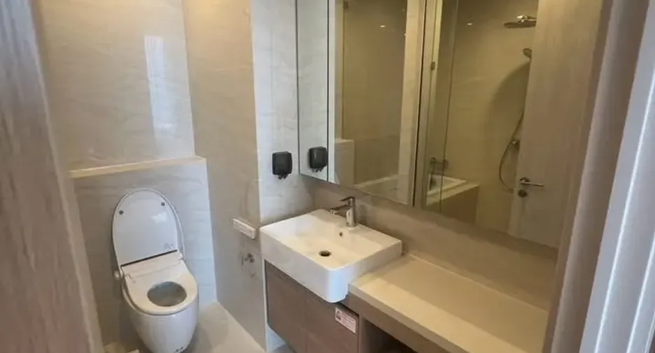 À louer 2 chambres condo à Watthana, Bangkok