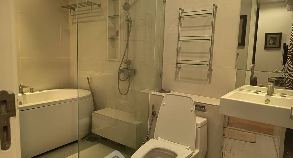 For rent 2 bedrooms condo in Chatuchak, Bangkok