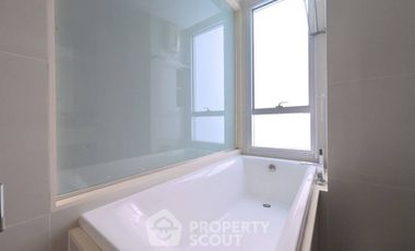 For sale 2 bedrooms condo in Huai Khwang, Bangkok