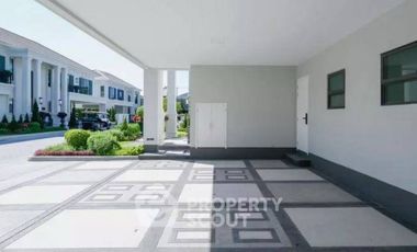For sale 5 bedrooms house in Bang Phli, Samut Prakan