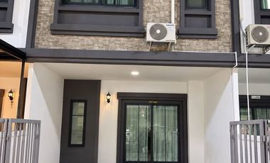 Casa adosada en alquiler de 3 habitaciones en Thalang, Phuket