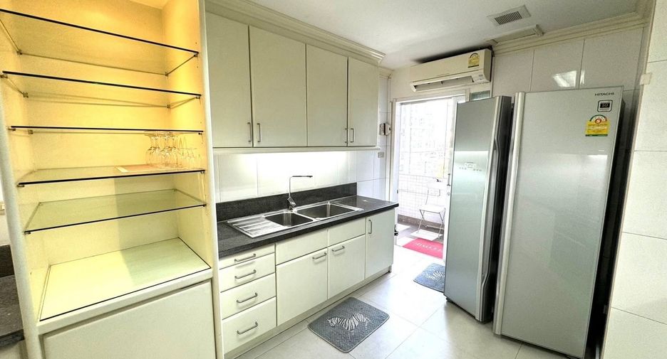 For rent 3 bedrooms condo in Watthana, Bangkok