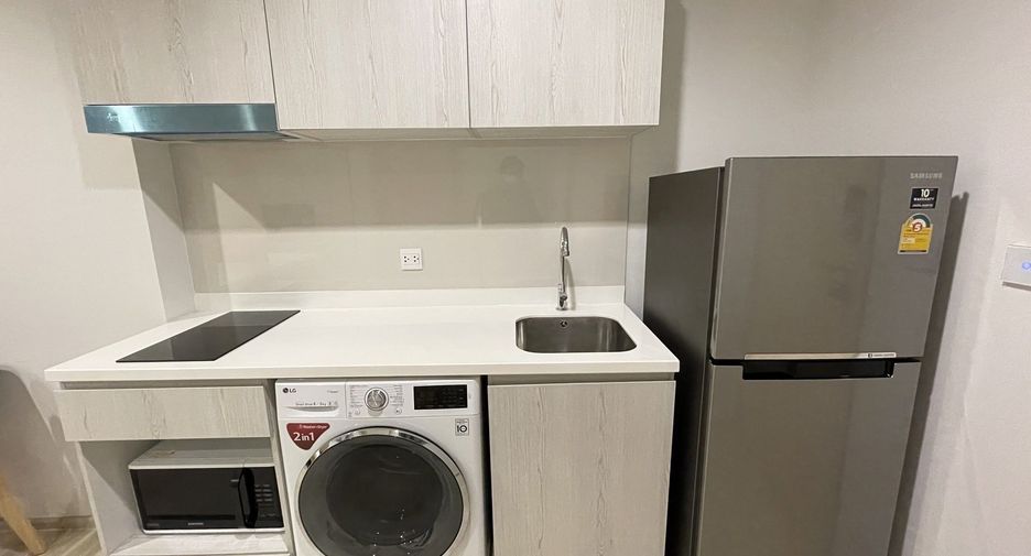 For rent studio condo in Pathum Wan, Bangkok