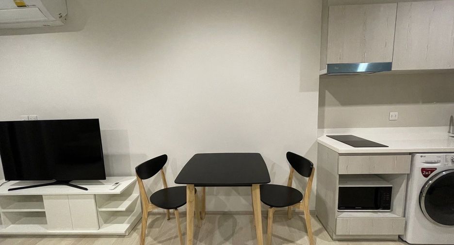 For rent studio condo in Pathum Wan, Bangkok