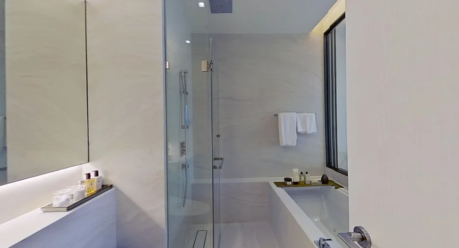For sale 2 bedrooms condo in Khlong Toei, Bangkok