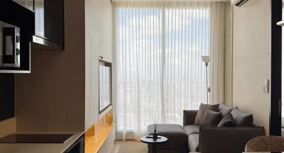 For rent 1 bed condo in Phaya Thai, Bangkok