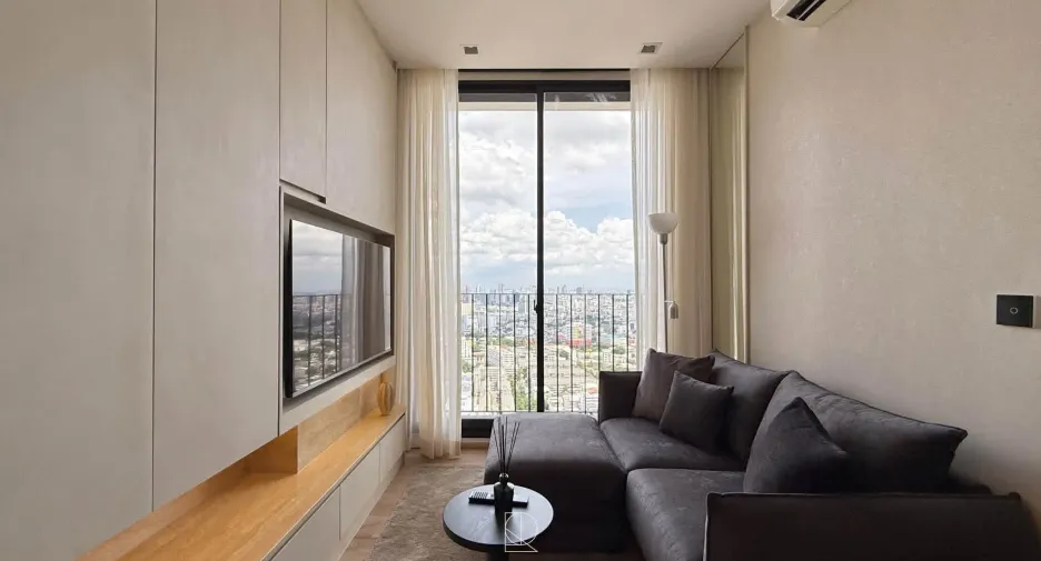 For rent 1 bed condo in Phaya Thai, Bangkok