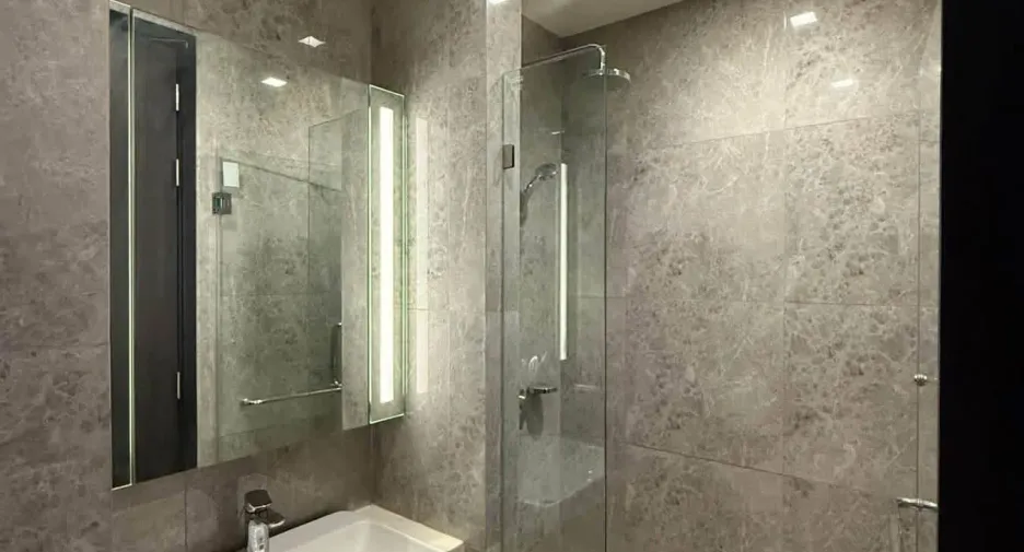 For rent 1 bed condo in Phaya Thai, Bangkok