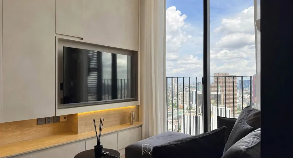 For rent 1 bed condo in Phaya Thai, Bangkok