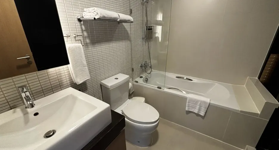For rent 2 bedrooms apartment in Khlong Toei, Bangkok
