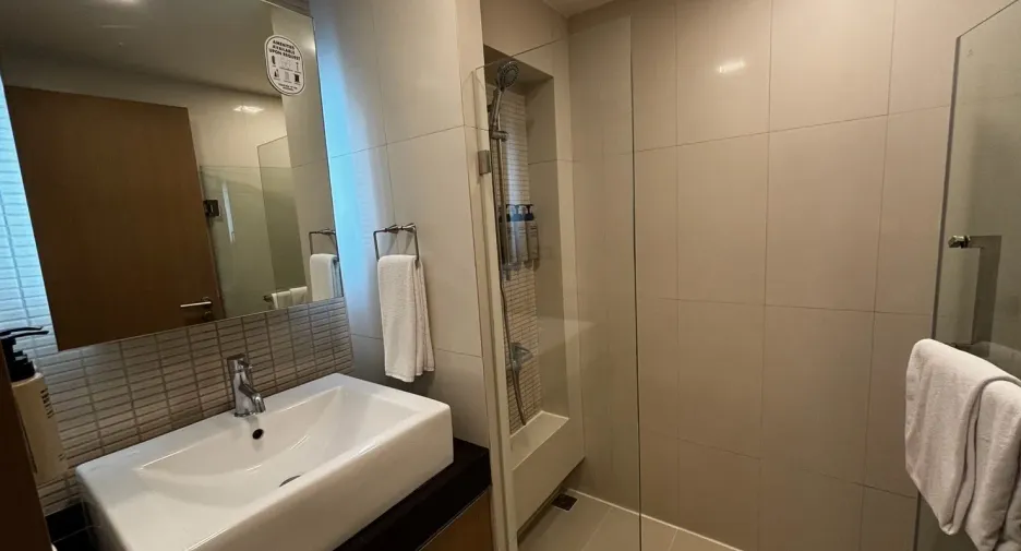 For rent 2 bedrooms apartment in Khlong Toei, Bangkok