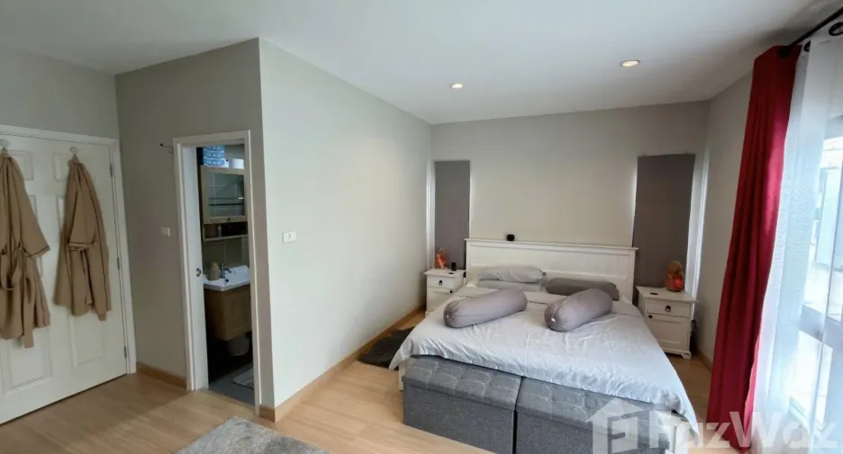 Casa en venta de 4 habitaciones en Saraphi, Chiang Mai