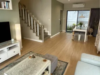 Casa en venta de 4 habitaciones en Saraphi, Chiang Mai