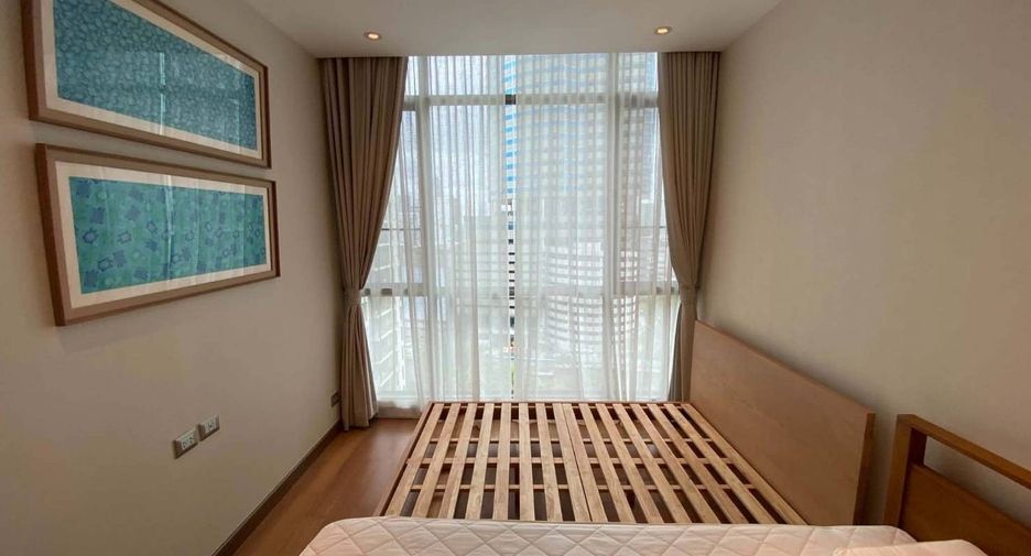 For rent 2 bedrooms condo in Watthana, Bangkok