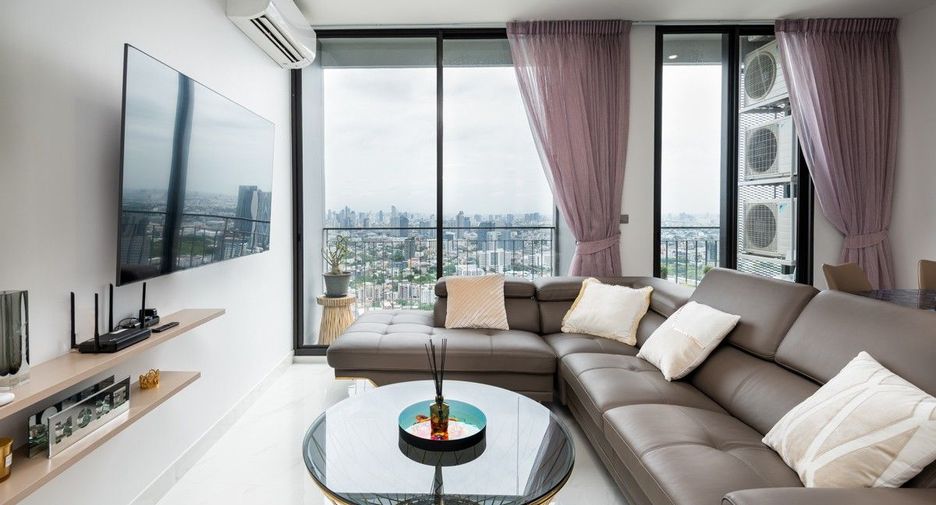 For sale 3 ベッドルーム condo in Bang Na, Bangkok