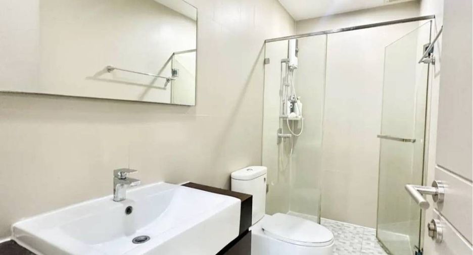 For rent 3 bedrooms house in Suan Luang, Bangkok