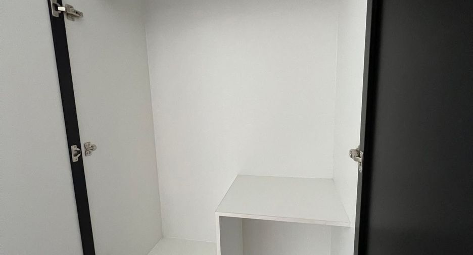 Wohnung zur Miete mit 1 Zimmer in Huai Khwang, Bangkok