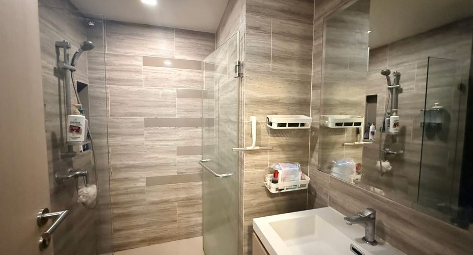 Wohnung zur Miete mit 1 Zimmer in Huai Khwang, Bangkok