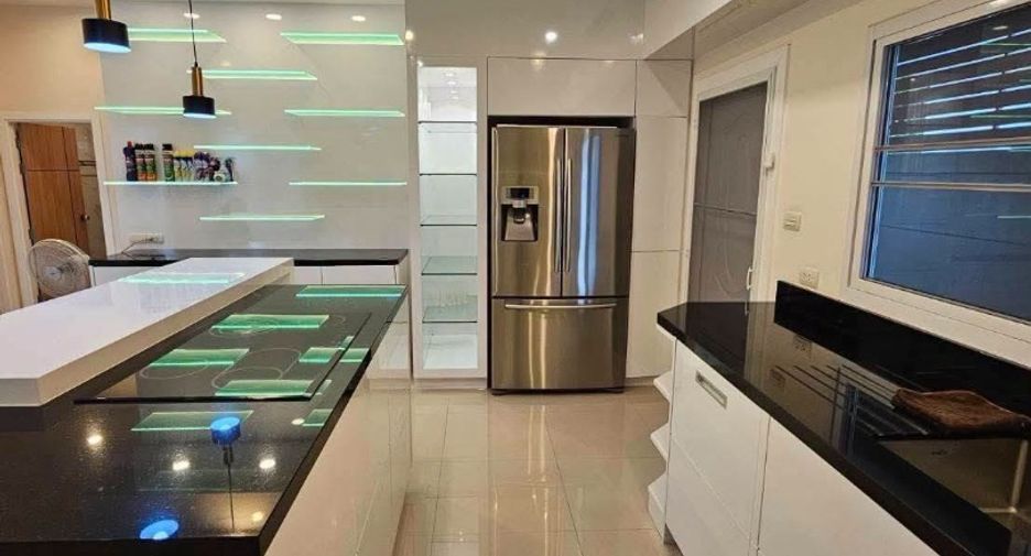 For rent 3 bedrooms house in Huay Yai, Pattaya