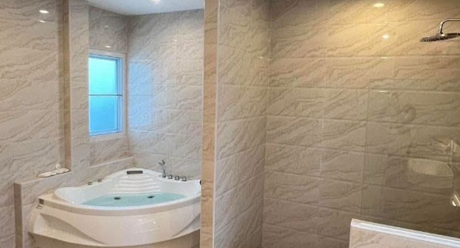 For rent 3 bedrooms house in Huay Yai, Pattaya