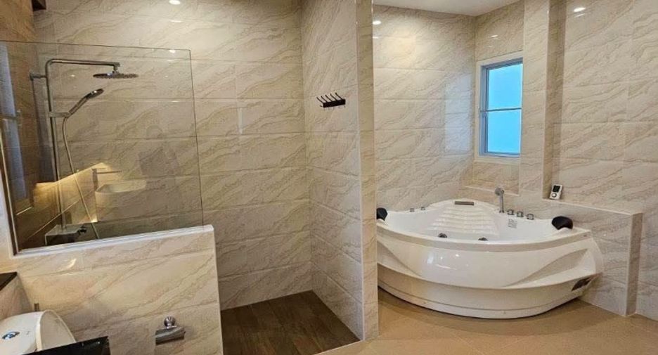 For rent 3 bedrooms house in Huay Yai, Pattaya