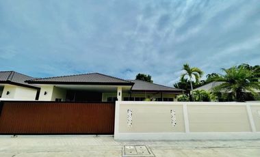 For rent 3 bedrooms house in Huay Yai, Pattaya