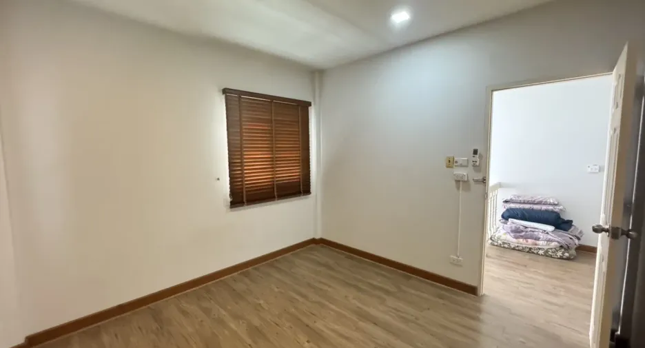 出租 3 卧室 独立屋 在 Chatuchak, 曼谷