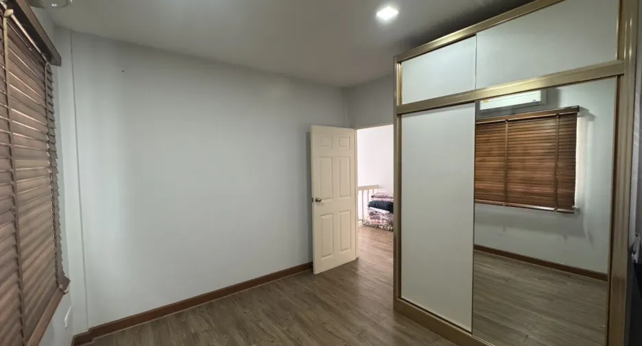 出租 3 卧室 独立屋 在 Chatuchak, 曼谷