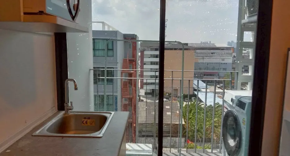 For rent 1 bed condo in Mueang Samut Prakan, Samut Prakan