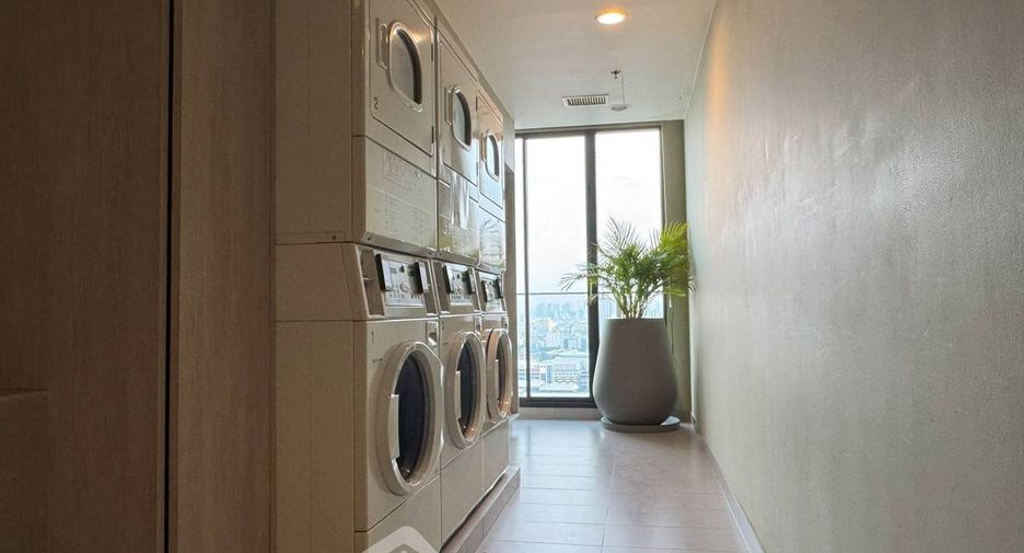For sale 2 bedrooms condo in Watthana, Bangkok