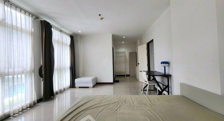 À louer et à vendre 2 chambres condo à Huai Khwang, Bangkok