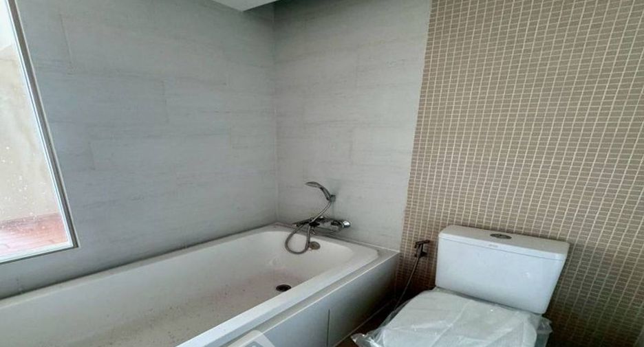 For sale 1 bed condo in Si Racha, Chonburi
