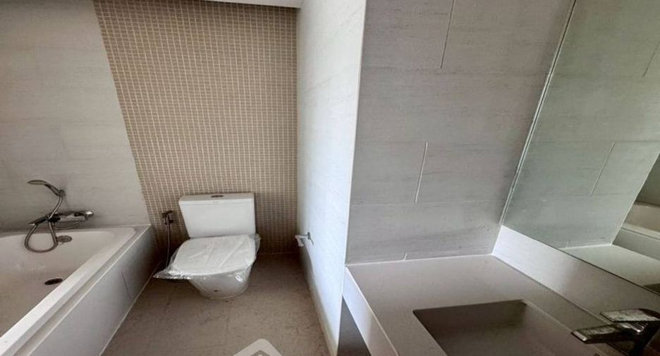 For sale 1 bed condo in Si Racha, Chonburi