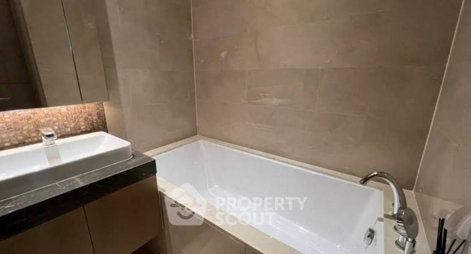 Wohnung zur Miete mit 2 Zimmer in Pathum Wan, Bangkok