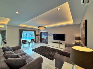 Haus zum Kauf mit 8 Zimmer in Bang Lamung, Chonburi