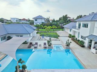 Haus zum Kauf mit 8 Zimmer in Bang Lamung, Chonburi