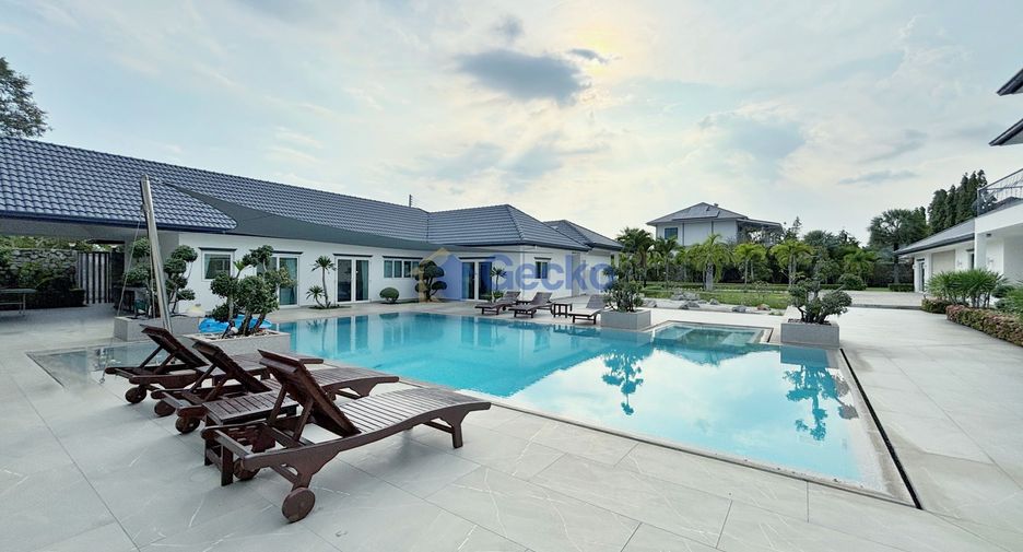Haus zum Kauf mit 8 Zimmer in Bang Lamung, Chonburi