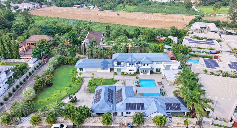 Haus zum Kauf mit 8 Zimmer in Bang Lamung, Chonburi