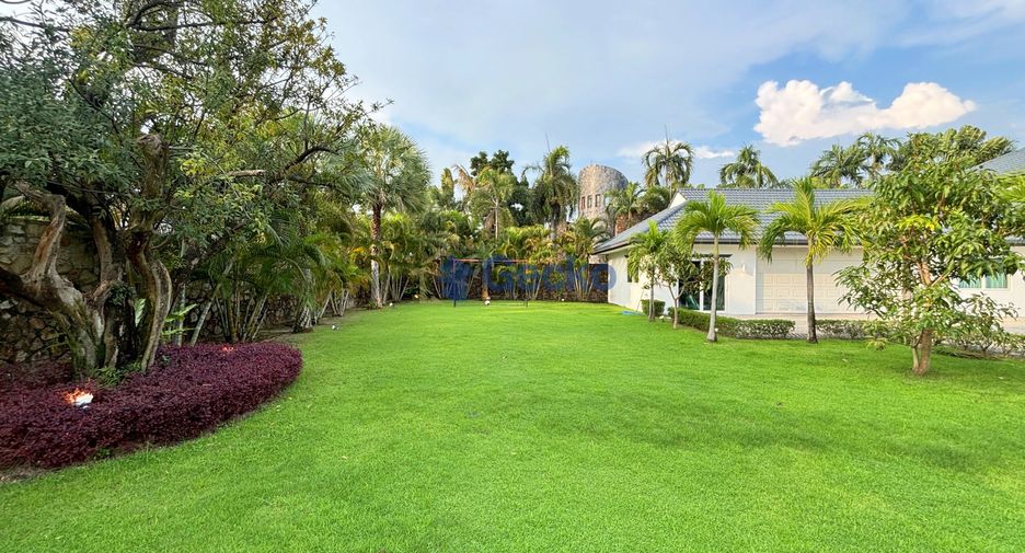 Haus zum Kauf mit 8 Zimmer in Bang Lamung, Chonburi