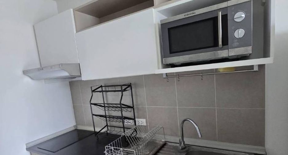 For rent 2 bedrooms condo in Huai Khwang, Bangkok